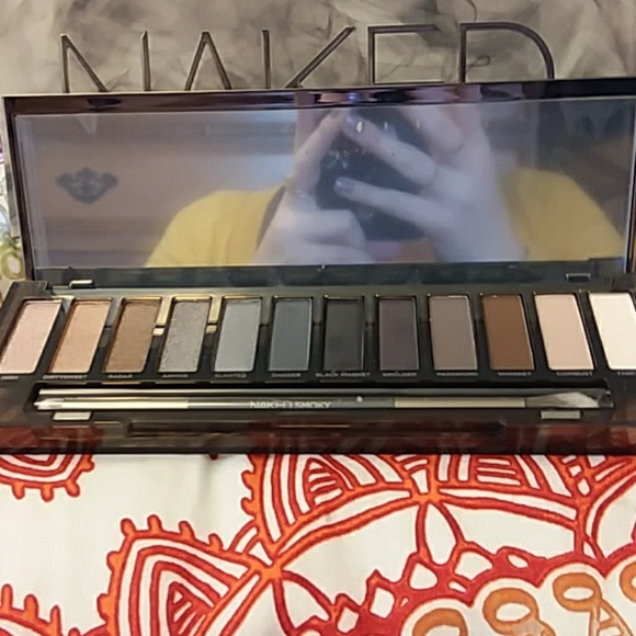 Urban Decay Naked Smokey Palette NWB - Picture 2 of 4